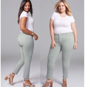 Host Pick 🎉 Curves 360 Slim Straight Ankle Jeans